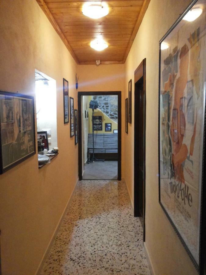 Casa Cinema Paradiso เชฟาลู ภายนอก รูปภาพ